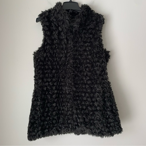 LIVE a little Black Faux Fur curly Fur Vest Size Large - Picture 2 of 9